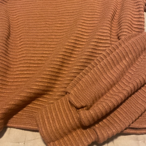 Sweater - Picture 3 of 4